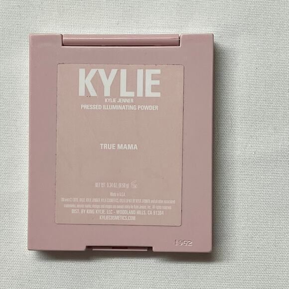 KOKO Collection Kylie Cosmetics Pressed Illuminating Powder TRUE MAMA - Picture 4 of 4
